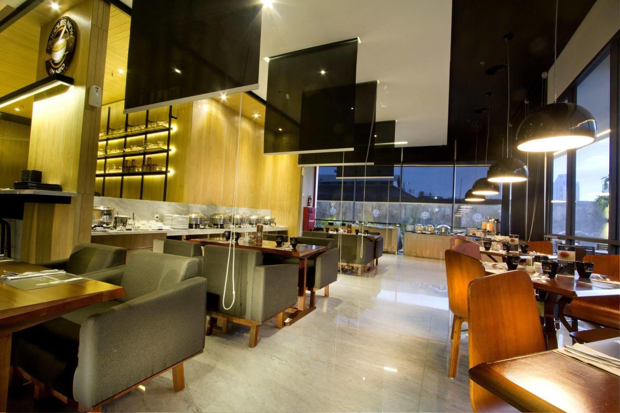 Neo Hotel Tendean Jakarta By Aston Exterior photo